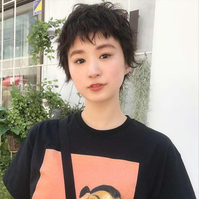 网红八字空气刘海短发