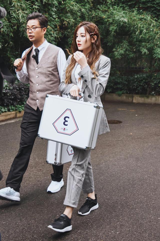 迪力热巴八字 迪力热巴八字