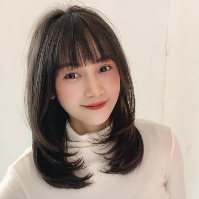 脸大适合八字刘海长发 脸大适合八字刘海长发