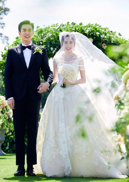 张若昀唐艺昕结婚八字