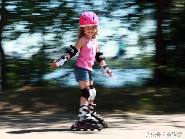 轮滑八字刹车