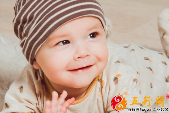 李咏的生辰八字 李咏的生辰八字