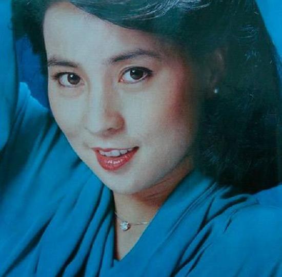 八字母亲貌美 八字母亲貌美