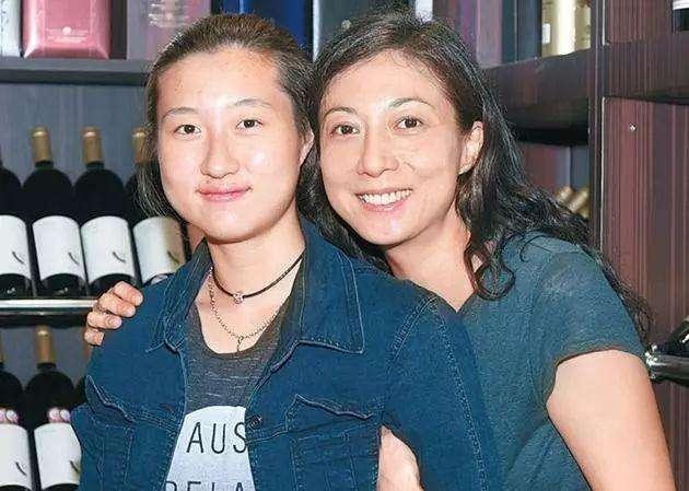 八字母亲貌美 八字母亲貌美