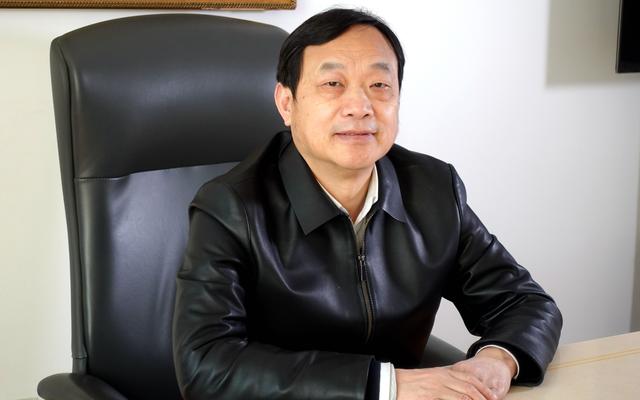 八字三个土四个水 八字三个土四个水