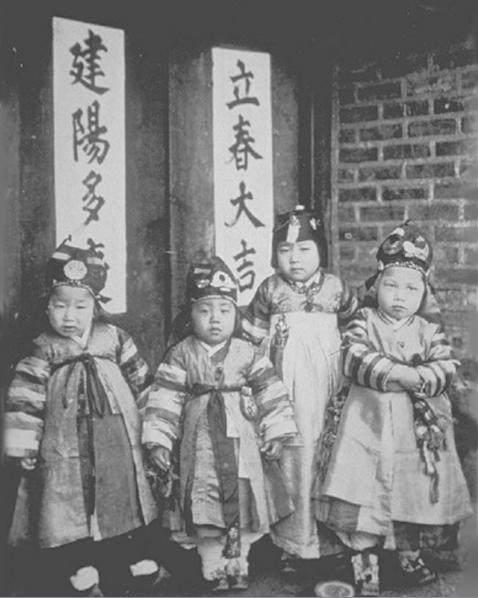 八字对联纸折法示意图