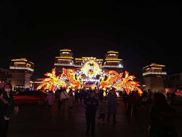 红地毯八字乳图片 红地毯八字乳图片
