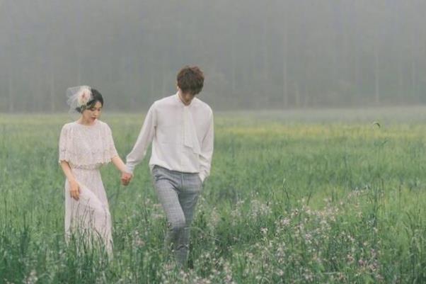 感情不专一的女人八字