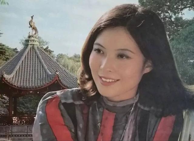 八字带沐浴桃花的女人 八字带沐浴桃花的女人