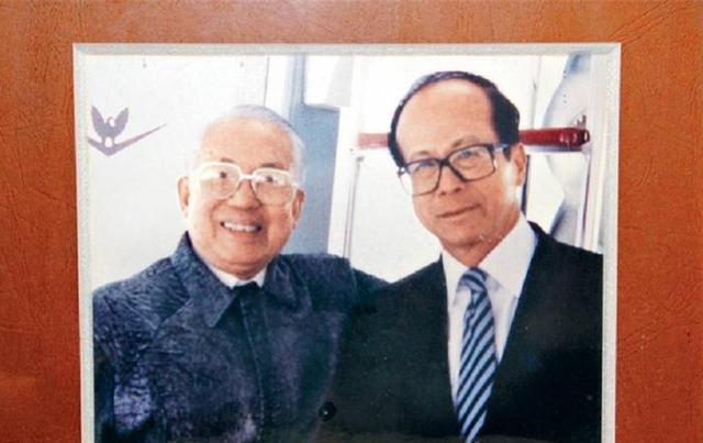 何鸿燊出生八字