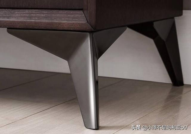 北欧风格家具八字腿