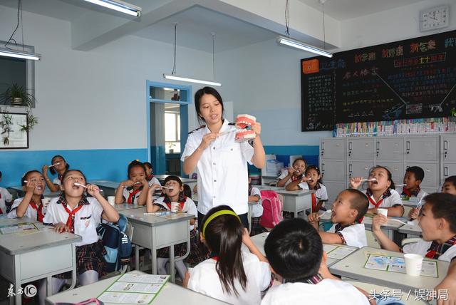 鸡年女孩生辰八字起名大全