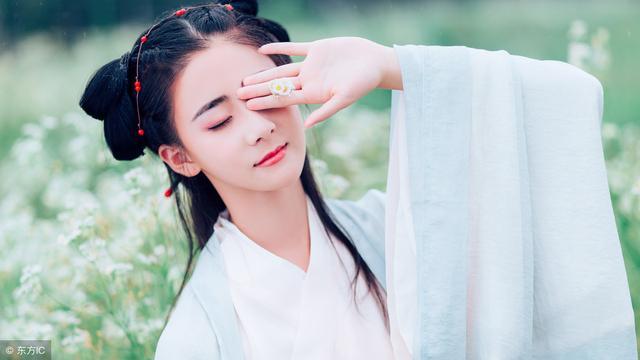 八字唯美句子赞美女生 八字唯美句子赞美女生