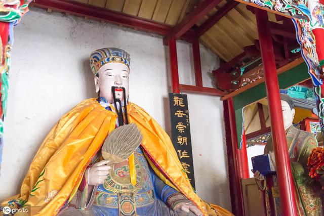 摇卦准还是八字准 摇卦准还是八字准