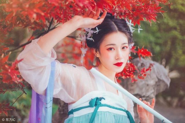 八字唯美句子赞美女生 八字唯美句子赞美女生