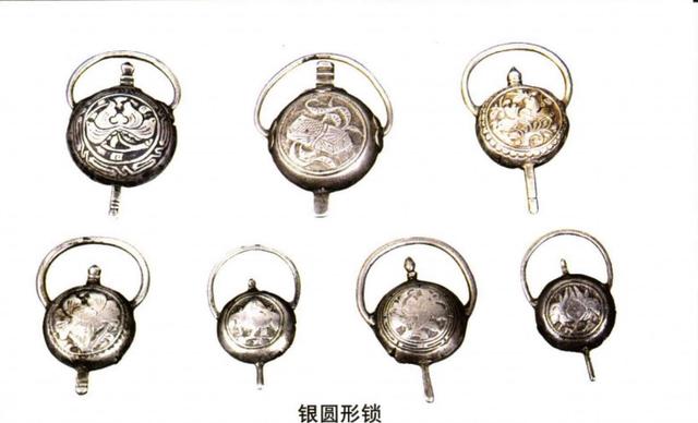 清朝银饰八字链