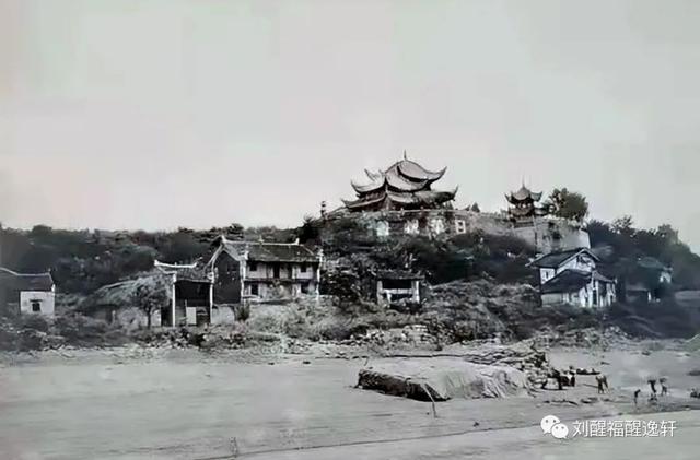 关于家乡的古建筑八字塔的作文 关于家乡的古建筑八字塔的作文