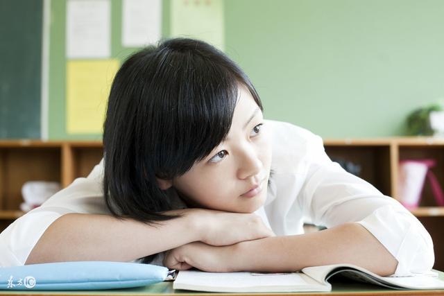 76年属龙女在2022年的运势