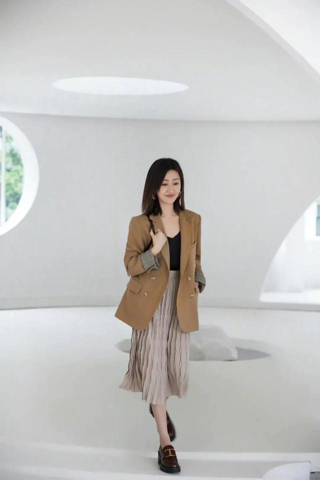 八字水多能穿黑色吗 八字水多能穿黑色吗