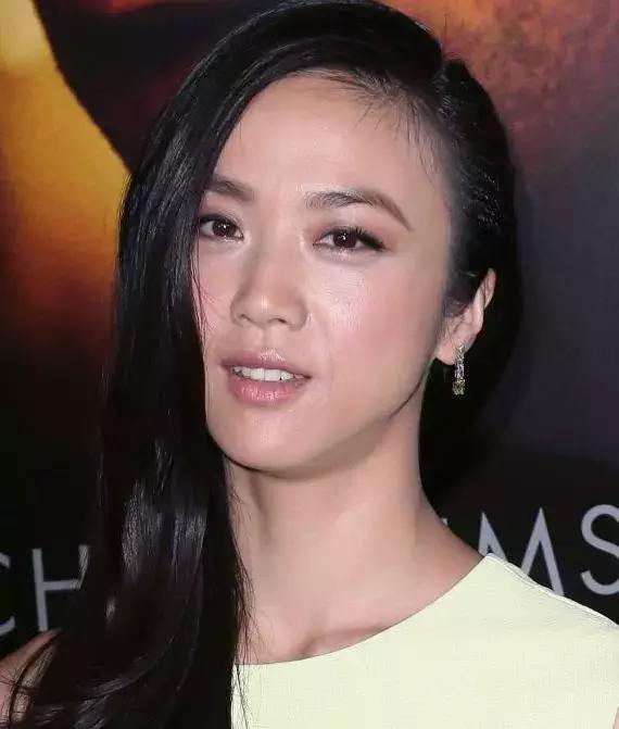 脸上眼睛下有八字