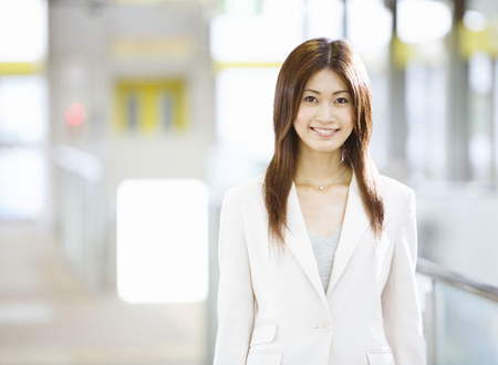 脸上窄下宽的女人面相