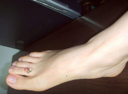 脚的侧面有痣是富贵痣吗