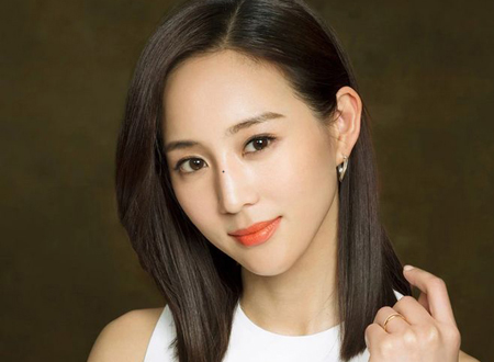 女人鼻梁上有痣旺夫吗