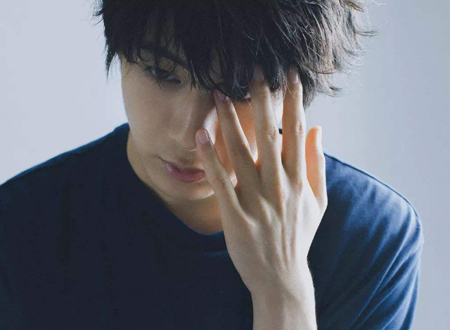 印堂凹陷的男人面相