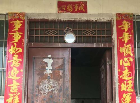 门口放镜子有什么讲究