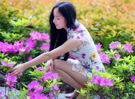 女性两眼间鼻梁有横纹面相