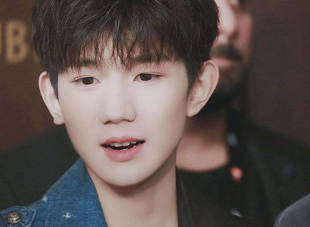 门牙有缝的男人命运