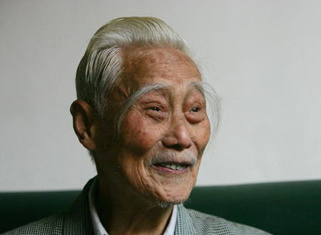 右边眉毛长白毛贵人