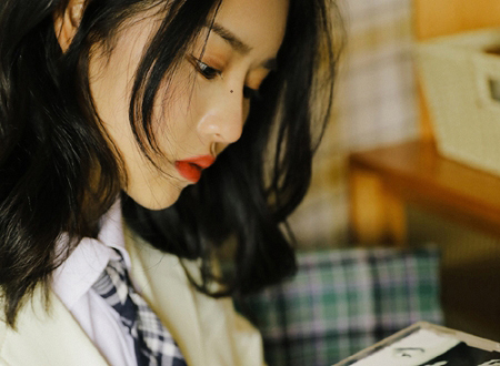 鼻梁右侧有痣的女人旺夫吗