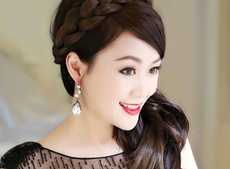 女孩什么样的耳朵有福