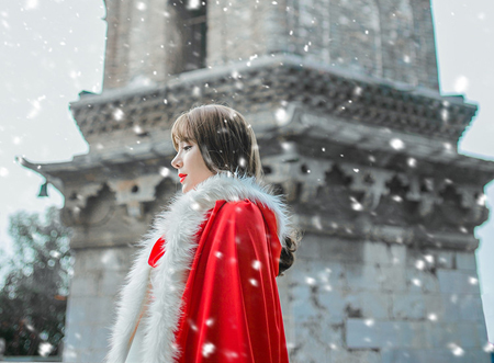 天生面带桃花的女人面相