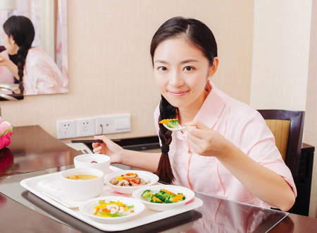 探视坐月子的人忌讳