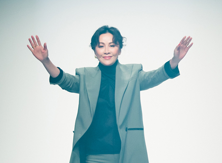 女人双手断掌大富大贵