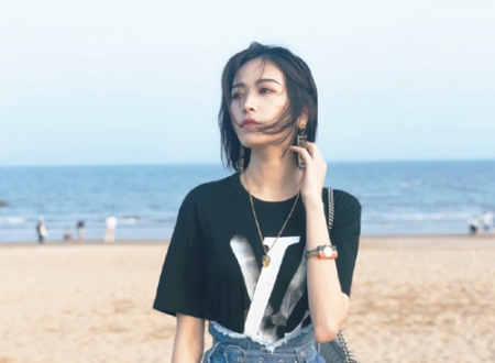 小指向内弯曲的手相