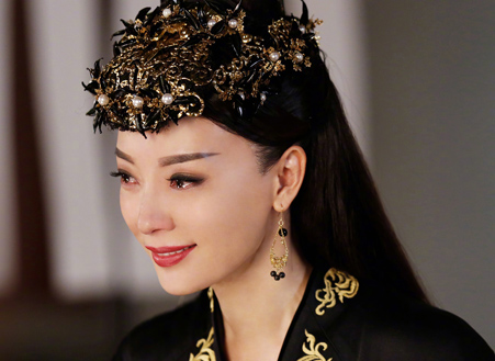 女人法令纹长是典型的克夫面相