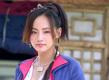 两眉之间宽的女人好吗