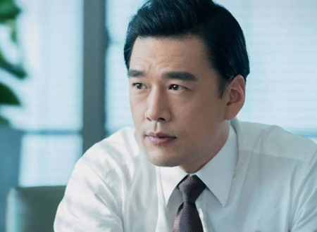 印堂八字纹的男人面相